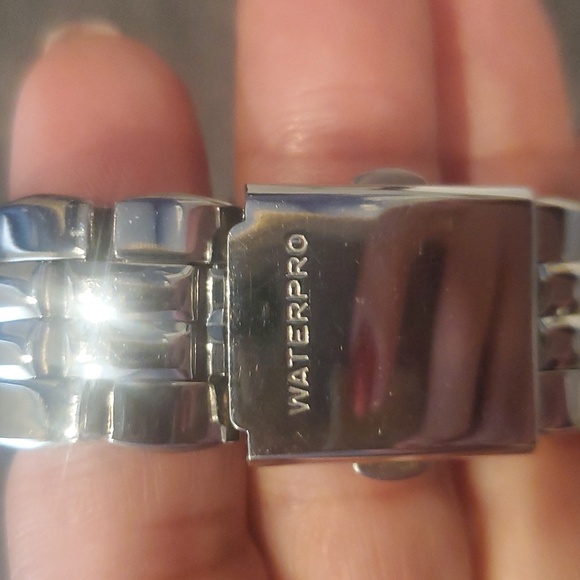 Guess Watch - Picture 2 of 4